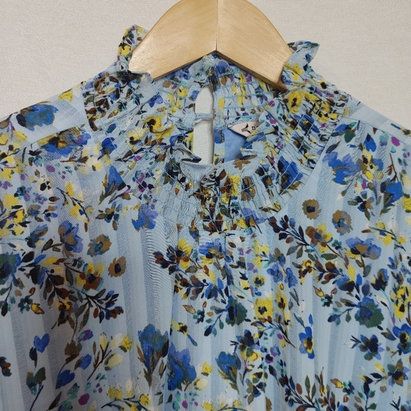 Nanette Lepore Windswept Blue Floral Long Sleeve Blouse Smocked Details Large L - Picture 5 of 9